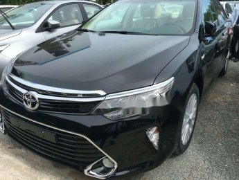 Toyota Camry 2018 - Cần bán Toyota Camry đời 2018, màu đen, giá tốt