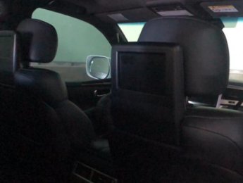 Lexus LX 570 2013 - Bán xe gia đình LX570, mới toanh không trầy xước, đăng ký lần đầu 2017