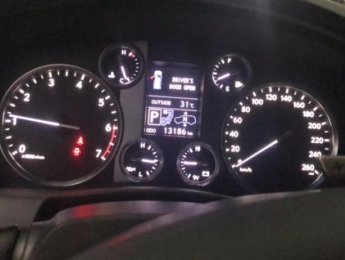 Lexus LX LX 570 2013 - Bán xe gia đình LX570, mới toanh không trầy xước, đăng ký lần đầu 2017