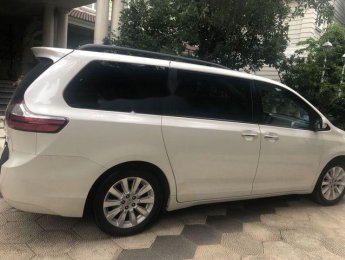 Toyota Sienna 2017 - Cần bán Toyota Sienna sản xuất 2017, màu trắng chính chủ