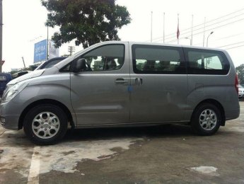 Hyundai Starex 2016 - Bán ô tô Hyundai Starex sản xuất 2016, màu bạc 