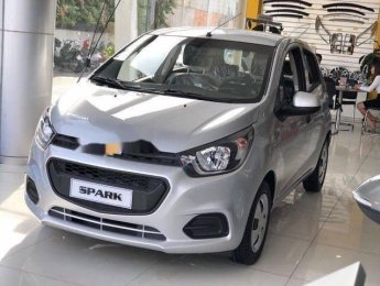 Chevrolet Spark 2018 - Cần bán xe Chevrolet Spark đời 2018, màu bạc