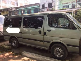 Toyota Hiace 2001 - Cần bán gấp Toyota Hiace năm 2001, màu bạc ít sử dụng