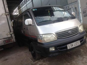 Toyota Hiace 2.4 2002 - Cần bán gấp Toyota Hiace 2.4 đời 2002, màu bạc, giá tốt