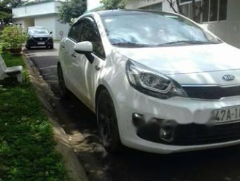 Kia Rio 2016 - Cần bán lại xe Kia Rio năm 2016, màu trắng, 430tr