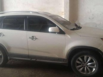 Kia Sorento 2012 - Cần bán xe Kia Sorento sản xuất 2012, màu trắng, 650 triệu