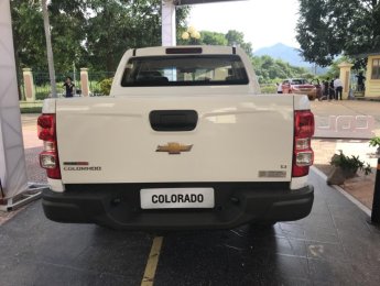 Chevrolet Colorado 2018 - Cần bán Chevrolet Colorado 2018, 2 cầu, số sàn, khuyến mãi 30 triệu, còn 619 triệu, hỗ vay 90% giá, lãi suất thấp