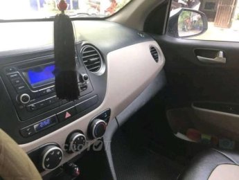 Hyundai i10 1.0MT  2014 - Bán ô tô Hyundai i10 1.0MT năm sản xuất 2014, màu bạc, nhập khẩu số tự động, giá 290tr