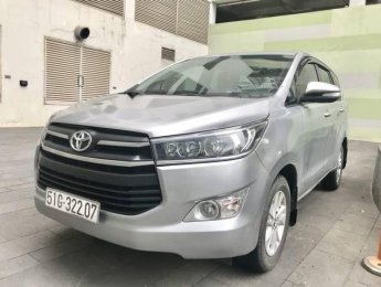 Toyota Innova 2017 - Cần bán xe Toyota Innova đời 2017, màu bạc, giá tốt