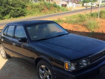 Mazda 929   1990 - Cần bán Mazda 929 đời 1990, màu đen giá cạnh tranh