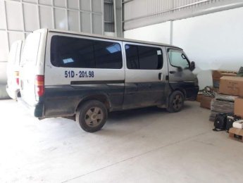 Toyota Hiace 2004 - Cần bán Toyota Hiace sản xuất 2004, màu bạc