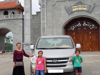 Hyundai Grand Starex 2011 - Bán Hyundai Grand Starex sản xuất 2011, màu bạc, xe máy xăng, nhập khẩu, gia đình đi lại