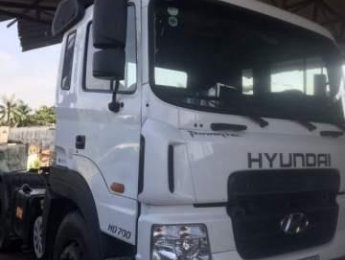 Hyundai HD    700  2013 - Bán xe đầu kéo Hyundai HD700, đời 2013, máy 340ps, vỏ xe còn 70%