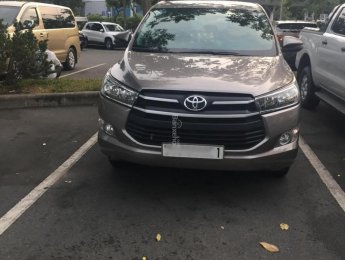 Toyota Innova E 2018 - Bán xe Toyota Innova E sản xuất năm 2018, màu đồng ánh kim