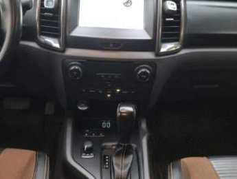 Ford Ranger Wildtrak 3.2AT 2017 - Bán Ford Ranger Wildtrak 3.2AT sản xuất năm 2017, màu trắng số tự động