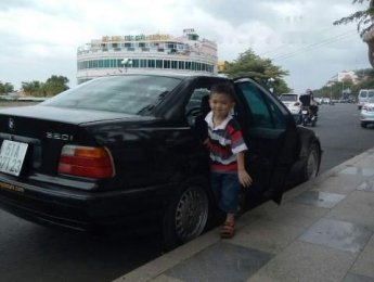 BMW 3 Series 320i 2001 - Bán BMW 3 Series 320i sản xuất năm 2001, màu đen, xe nhập, giá 195tr