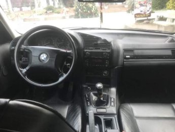 BMW 3 Series   320i 1998 - Bán BMV 320i máy 2.0 đời 1998, đi 10 vạn, số sàn, xe còn zin cả xe, tên tư nhân từ đầu