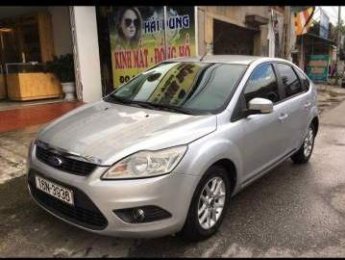 Ford Focus 2010 - Cần bán lại xe Ford Focus 2010, màu bạc, 350 triệu