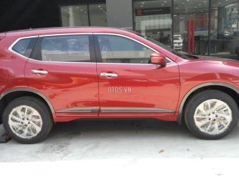 Nissan X trail 2.5L 4WD CVT 2018 - Bán xe Nissan X trail sản xuất năm 2018, màu đỏ