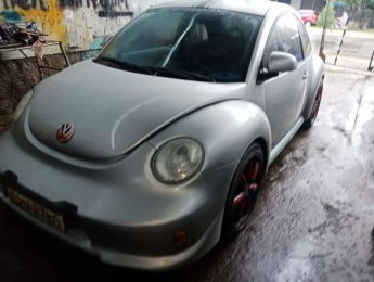 Volkswagen Beetle 2005 - Cần bán gấp Volkswagen Beetle năm sản xuất 2005, màu bạc, nhập khẩu, 110 triệu