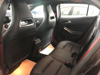 Mercedes-Benz GLA-Class GLA45 2017 - Bán Mercedes GLA45 cũ 2018 AMG, màu nâu, lướt 600km, nhập khẩu chính hãng