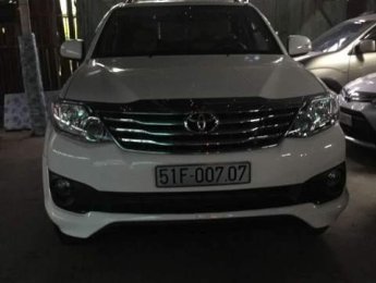 Toyota Fortuner 2015 - Bán Toyota Fortuner đời 2015, màu trắng đã đi 40.000 km