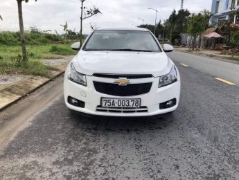Chevrolet Cruze 2011 - Cần bán gấp Chevrolet Cruze 2011, màu trắng 