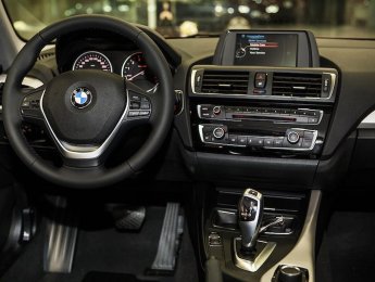 BMW 1 Series 118i Turbo 2019 - BMW 118i 2019, phiếu quà tặng trị giá 50 triệu, xe giao ngay