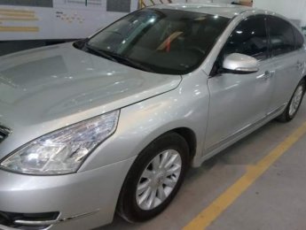 Nissan Teana 2010 - Cần bán gấp Nissan Teana đời 2010, màu bạc