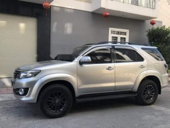 Toyota Fortuner 2012 - Bán Toyota Fortuner 2012, màu bạc còn mới, giá 650tr