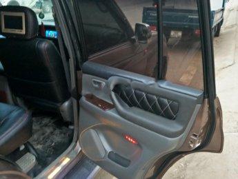 Toyota Land Cruiser 2000 - Gia đình bán Toyota Land Cruiser đời 2000, màu nâu, nhập khẩu