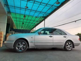 Mercedes-Benz E class E230   2000 - Bán ô tô Mercedes E230 đời 2000, màu bạc, nhập khẩu