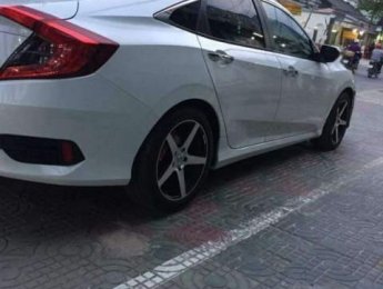 Honda Civic 2017 - Bán xe Honda Civic sản xuất 2017, màu trắng, xe nhập chính chủ