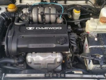 Daewoo Nubira II 2002 - Bán xe Daewoo Nubira II năm 2002, màu trắng, nhập khẩu xe gia đình