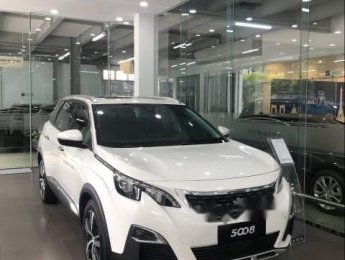 Peugeot 5008 2019 - Cần bán xe Peugeot 5008 sản xuất năm 2019, màu trắng, xe nhập