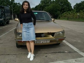 Peugeot 505 1990 - Cần bán lại xe Peugeot 505 sản xuất năm 1990, màu vàng