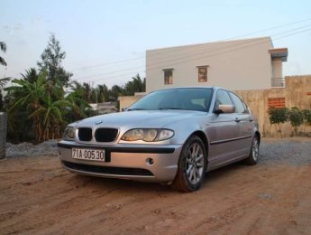 BMW 3 Series 318i 2004 - Bán ô tô BMW 3 Series 318i năm sản xuất 2004, màu bạc, nhập khẩu số tự động