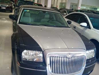 Chrysler 300C 2.7AT 2006 - Bán Chrysler 300C 2.7 năm sản xuất 2006, hai màu, xe nhập