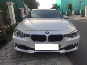 BMW 3 Series 328i 2013 - Bán BMW 3 Series 328i sản xuất năm 2013, màu trắng, nhập khẩu nguyên chiếc như mới, giá 939tr