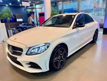 Mercedes-Benz C class  C300 AMG 2019 - Cần bán Mercedes C300 AMG năm sản xuất 2019, màu trắng