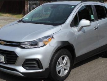 Chevrolet Trax   LT   2017 - Bán xe Chevrolet Trax bản LT đời 2017 màu xám