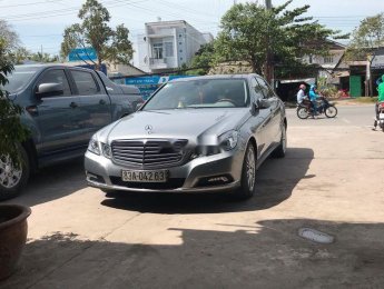 Mercedes-Benz E class E300 2010 - Cần bán xe Mercedes E300 năm 2010, màu bạc, nhập khẩu nguyên chiếc, 795tr
