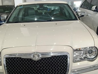 Chrysler 300 3.5 2010 - Cần bán Chrysler 300 3.5 đời 2010, màu trắng, nhập khẩu
