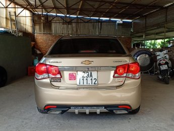 Chevrolet Cruze 2011 - Bán Chevrolet Cruze năm sản xuất 2011, màu vàng