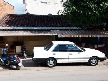 Nissan Skyline   1986 - Cần bán Nissan Skyline 1986, màu trắng, xe nhập 