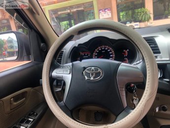Toyota Hilux 2014 - Cần bán gấp Toyota Hilux đời 2014, màu bạc, nhập khẩu