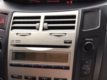 Toyota 4 Runner 2012 - Chính chủ bán Toyota Yaris 1.5 AT sản xuất năm 2012, màu bạc, nhập khẩu