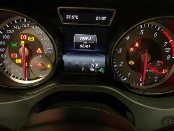 Mercedes-Benz GLA-Class GLA 200 2015 - Bán Mercedes GLA 200 năm sản xuất 2015, màu đen, xe nhập