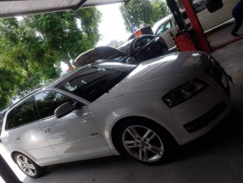 Audi A3 2010 - Cần bán Audi A3 sản xuất năm 2010, màu trắng, nhập khẩu, xe gia đình