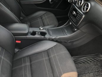 Mercedes-Benz A class A200 2013 - Bán xe Mercedes A200 2013, màu trắng, xe nhập